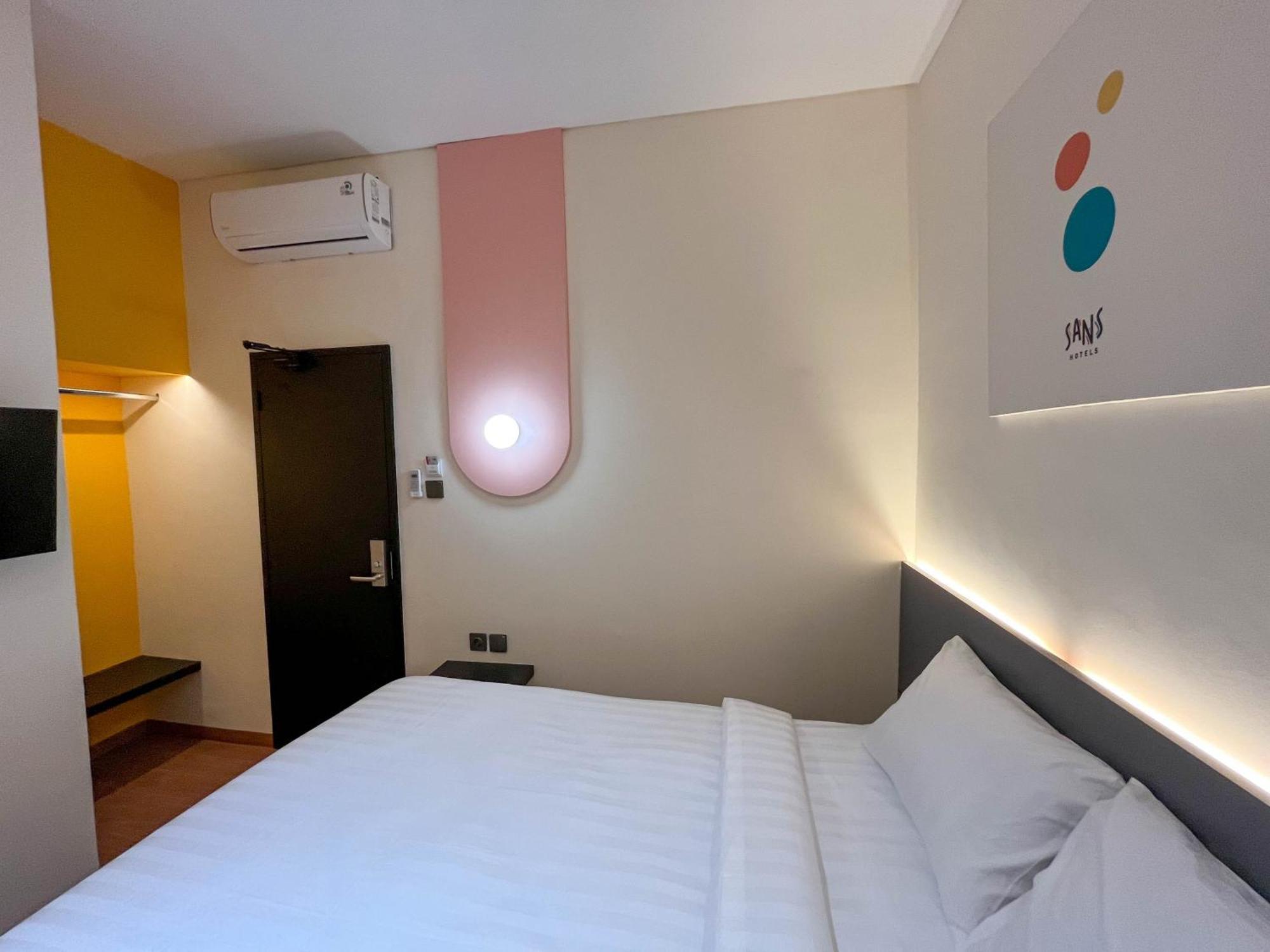 Sans Hotel Premiere Majapahit Semarang Dış mekan fotoğraf