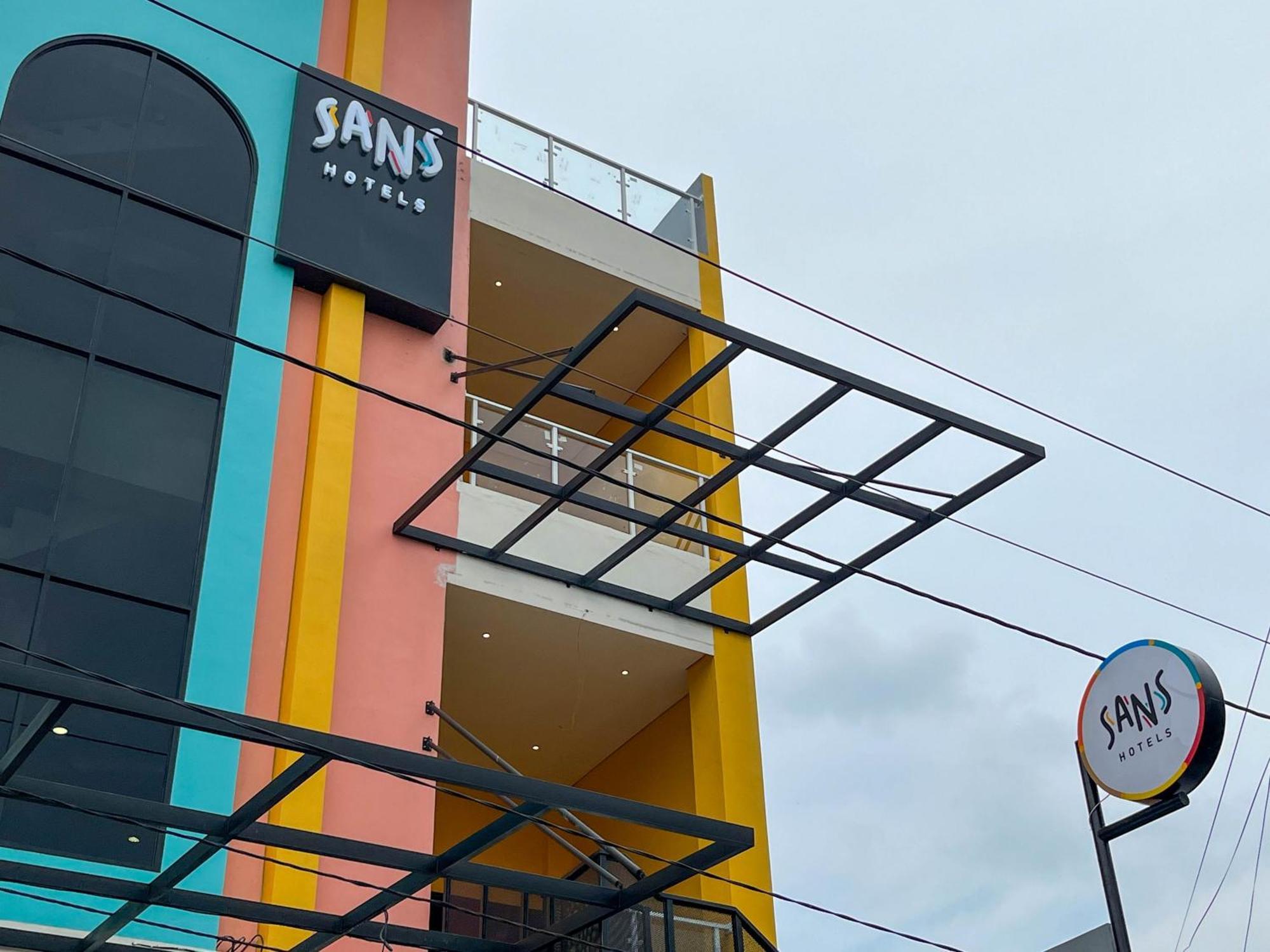 Sans Hotel Premiere Majapahit Semarang Dış mekan fotoğraf